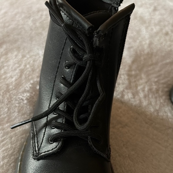 Gently Loved Dr Martens Jr Zavala Combat Leather Boots Unisex - Picture 5 of 11